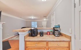 Beautiful Cozy 3-Bedroom Townhome Retreat